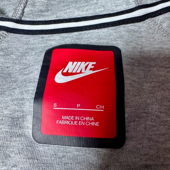 Small Nike Women’s Tech Butterfly Asymmetrical Full-Zip Hoodie - Picture 6 of 10